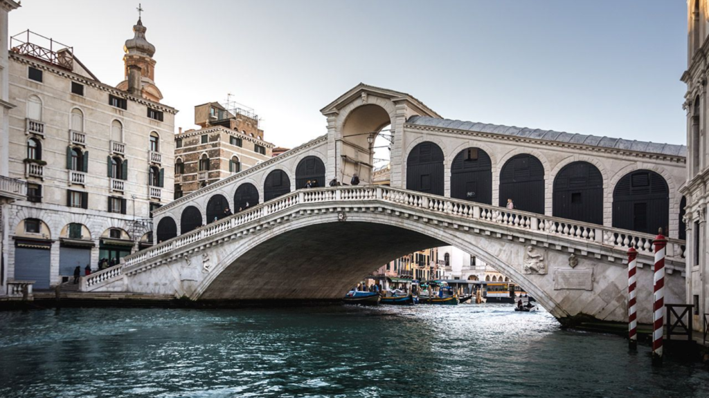 Rialto History, Architecture, and Cultural Heritage in Venice
