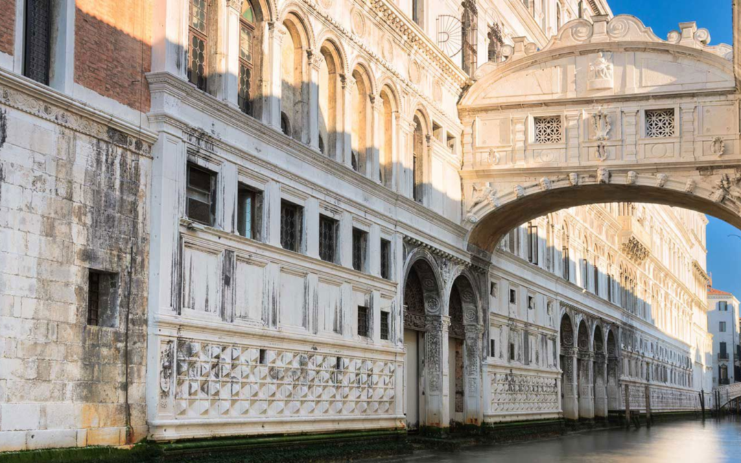 Il Ponte dei Sospiri: Fascino e Storia del Capolavoro Veneziano